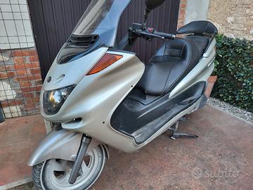 Yamaha Majesty 