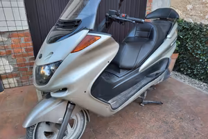 Yamaha Majesty 