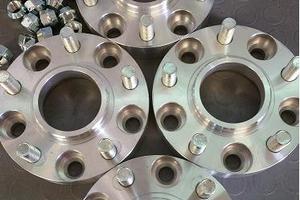 4 DISTANZIALI NUOVI LAND ROVER 25-30MM COMPLETI