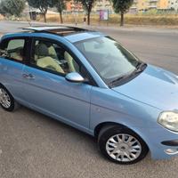 Lancia Ypsilon 1.3 MJT 69 CV Platino tetto apribil