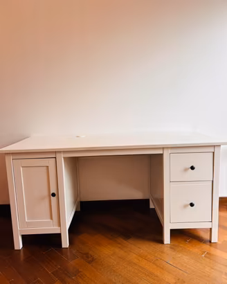 Scrivania IKEA Hemnes