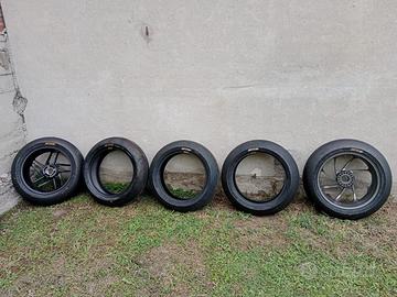 Gomme slick Pirelli