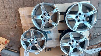 Cerchi da 16, 112x5 della THREEFACE TUNING