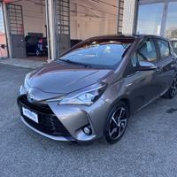 Toyota Yaris 1.5 Hybrid 5 porte Lounge Red/Bronze