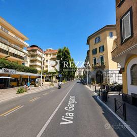 Immobile di 220 m² con più di 5 locali a Roma