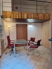 Monolocale su due piani zona sempione milano