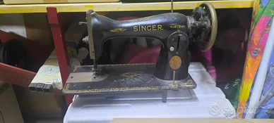Macchina da cucire Singer,oggetti in rame e altro