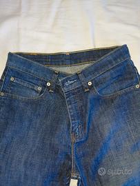 jeans.  levis   tg. 30-  34.      modello  37-  53