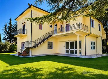 Villa indipendente Bolgheri Toscana