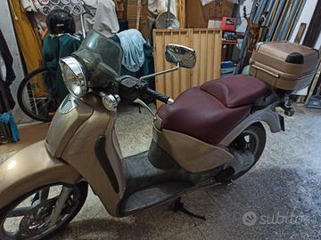 scooter scarabeo Leonardo 150 cc
