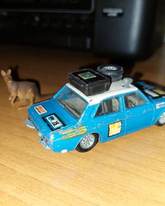 CorgyToys 1.43  AUTO rallye Hillman Hunter&CANGURO