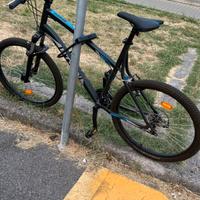 Bici B-twin RockRider nuova. Forcella ammortizzata