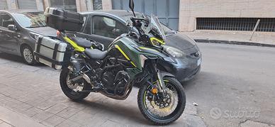 Moto benelli trk 702x