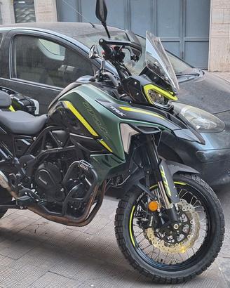 Moto benelli trk 702x