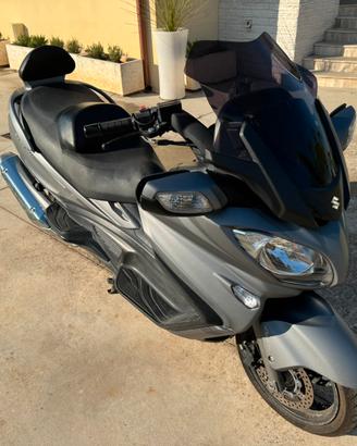 SUZUKI BURGMAN 650 EXECUTIVE