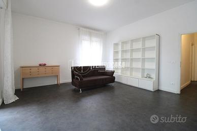 Viale Montegrappa appartamento con 3 camere da let