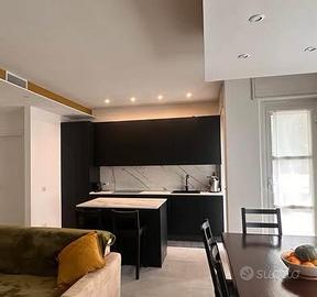 Cucina moderna nera con isola