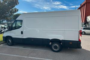 Noleggio furgone IVECO con coducente