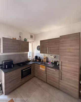 Cucina angolare completa di elettrodomestici