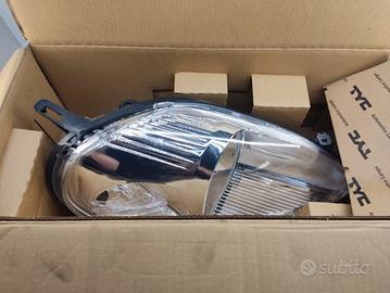 Proiettore destro FIAT GRANDE PUNTO EVO del 2011