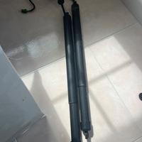 Piatoncini cofano peugeot 3008