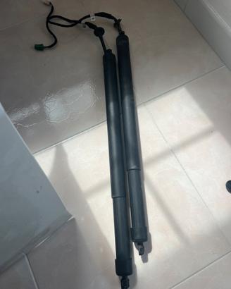 Piatoncini cofano peugeot 3008