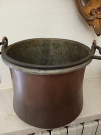 Pentolino antico in rame