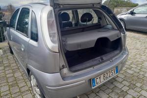 Opel corsa.