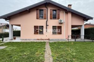 VILLA A SCHIERA IN CLASSE ENERGETICA C CON BOX DOP