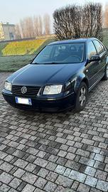 VOLKSWAGEN BORA ANNO 2000