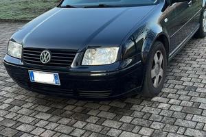 VOLKSWAGEN BORA ANNO 2000