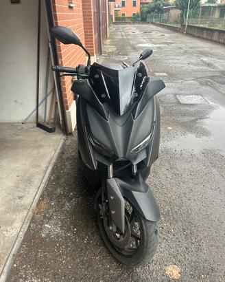 Scooter X-Max 300