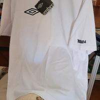 2 T-shirt taglia XXL originali. Umbro e Bear