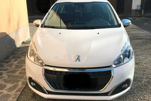 Peugeot 208 1.2cc 82cv benzina/GPL