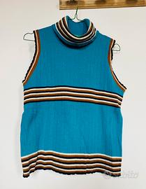 Top smanicato a collo alto