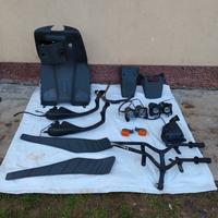 PEZZI PHANTOM F12:FANALE PORTA TARGA FRECCE 