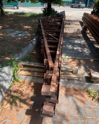 Travi ferro capannone capriate tetto copertura