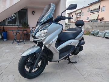 X Max 250
