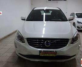 VOLVO - XC60 - D4 AWD Geartronic Momentum