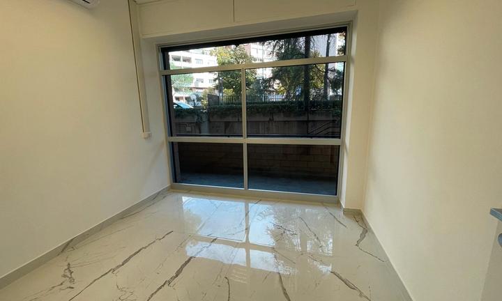 Locale commerciale ristrutturato