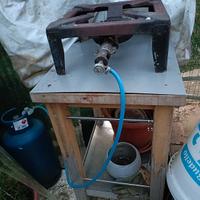 fornello a gas con sasso in pietra lavica 