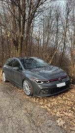 Volkswagen GOLF 8 GTI