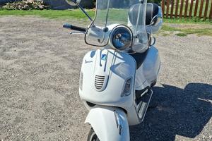 Vespa Gts 300