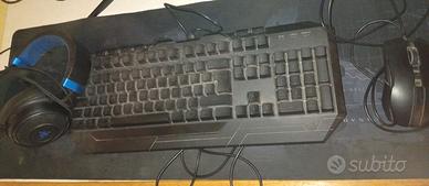 Cuffie Razer Kraken, mouse tastiera e tappetino