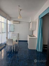 Ampio monolocale al centro di Salerno, utenze incl