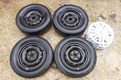 Volkswagen Polo Gomme e Cerchi In Ferro 175/70/14