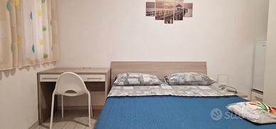 Stanza con bagno Arredata