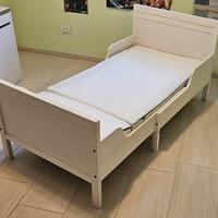 Lettino allungabile Ikea colore bianco in legno