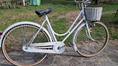 Bicicletta da donna con freni a bacchetta