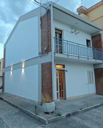 Ampia stanza in casa indipendente 